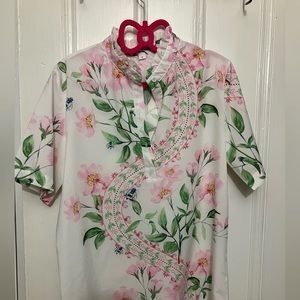 Floral print blouse